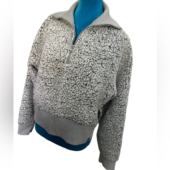 Pink Victoria Secret Gray cropped fuzzy sherpa fleece pull over sweat shirt top - Picture 5 of 9